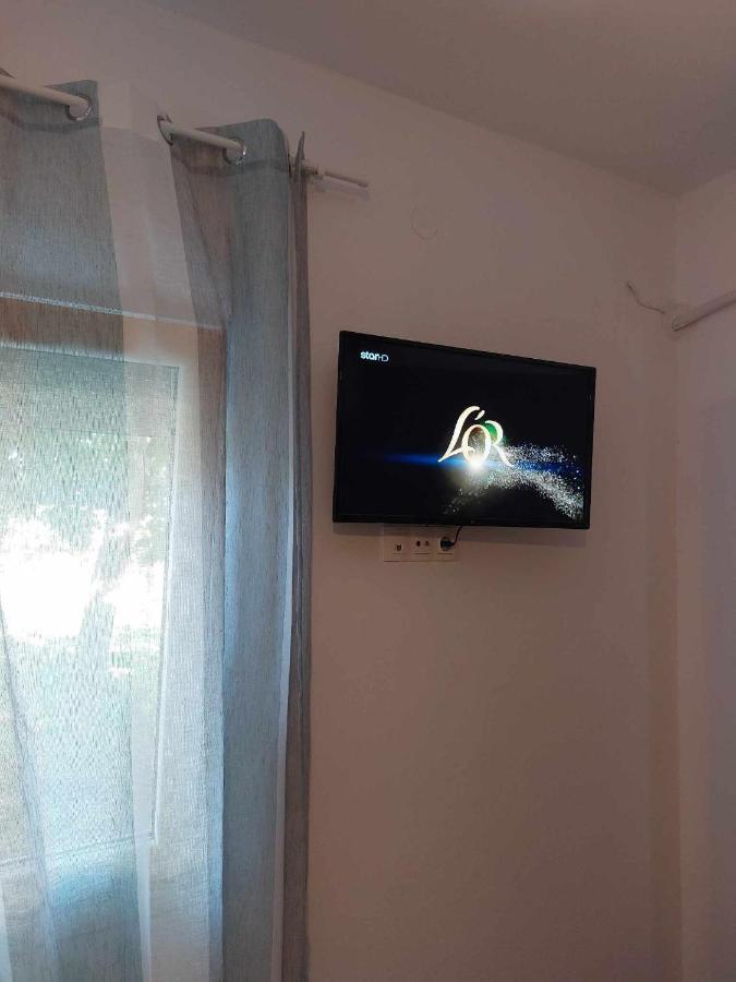 Studio Με Όλες Τις Ανέσεις Vétrina Екстериор снимка